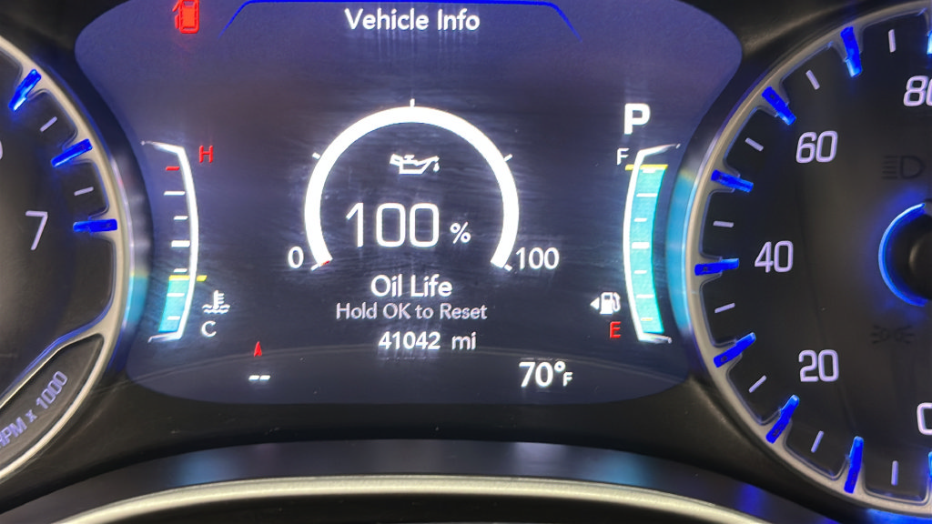 Used 2024 Chrysler Pacifica Touring-L FWD image 15