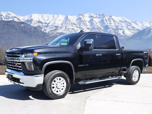 Used 2022 Chevrolet Silverado 2500 LTZ w/ LTZ Convenience Package AWD/4WD image 2