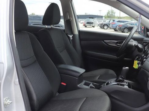 Used 2018 Nissan Rogue S image 15