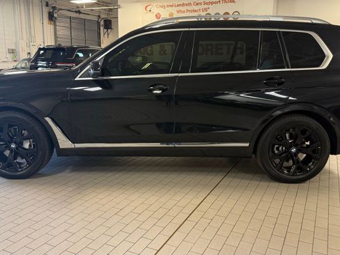 Used 2024 BMW X7 xDrive40i w/ Premium Package AWD/4WD image 1