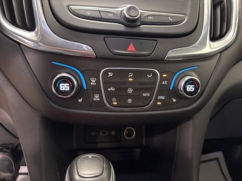 Used 2020 Chevrolet Equinox LT FWD image 23