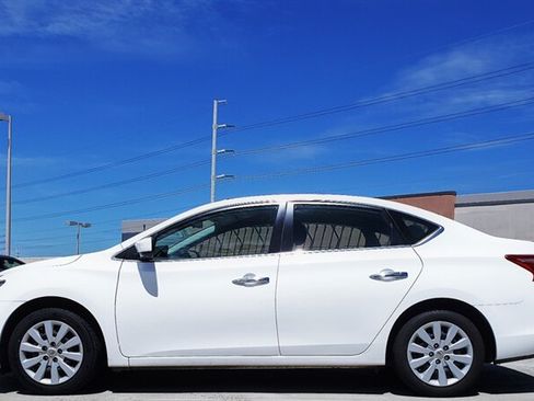 Used 2018 Nissan Sentra S FWD image 2