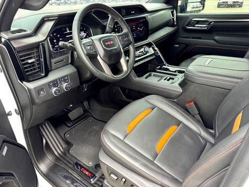 Used 2025 GMC Sierra 2500 AT4 AWD/4WD image 11