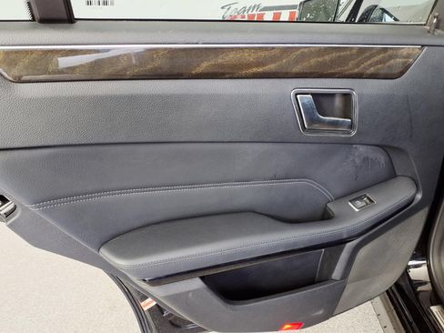 Used 2014 Mercedes-Benz E 350 Sedan image 24