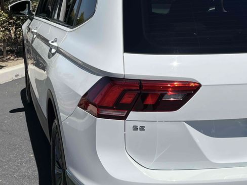 Used 2022 Volkswagen Tiguan SE FWD image 51