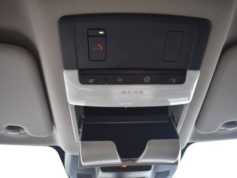 Used 2025 Nissan Rogue SL FWD image 47