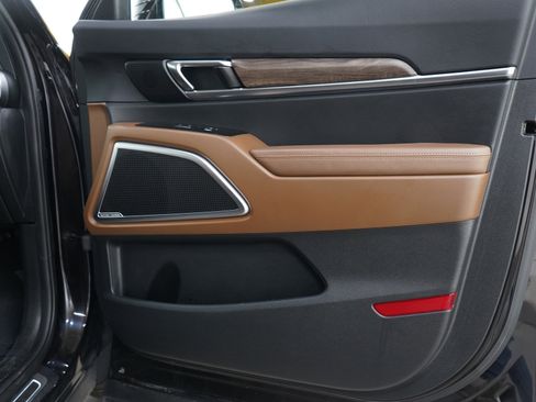 Used 2020 Kia Telluride SX w/ SX Prestige Package image 9