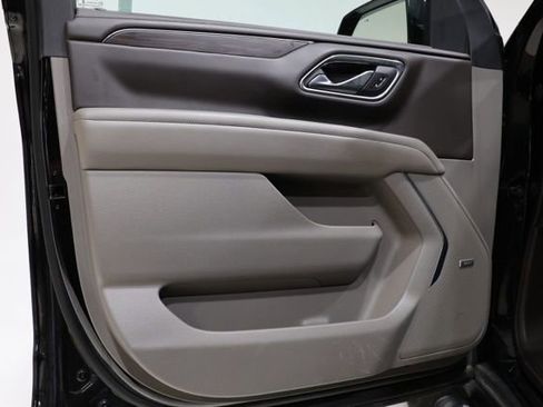 Used 2021 Chevrolet Tahoe Z71 w/ Z71 Signature Package AWD/4WD image 17