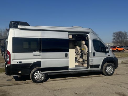 Used 2022 RAM ProMaster 3500 w/ Lane Management Group image 10