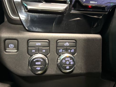 Used 2024 GMC Sierra 1500 Elevation image 21