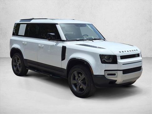 Used 2025 Land Rover Defender 110 S AWD/4WD image 3