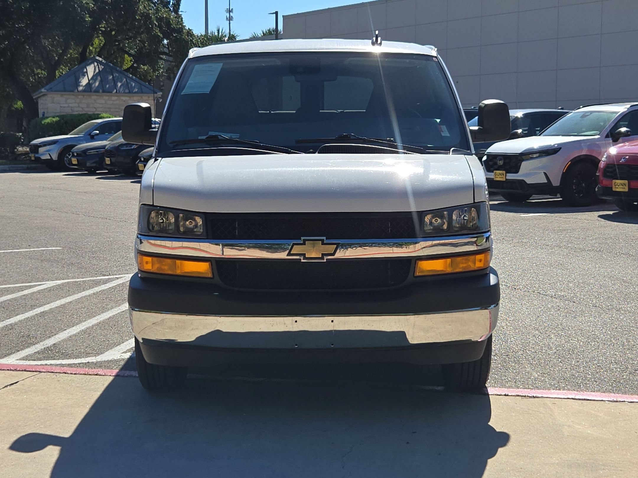 Used 2025 Chevrolet Express 3500 LT w/ LT Preferred Equipment Group RWD image 8