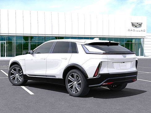 New 2025 Cadillac Lyriq Luxury image 3