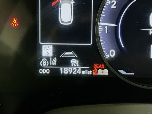 Used 2023 Lexus RX 350 Premium image 18