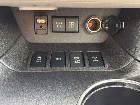 Used 2017 Toyota Highlander XLE AWD/4WD image 26