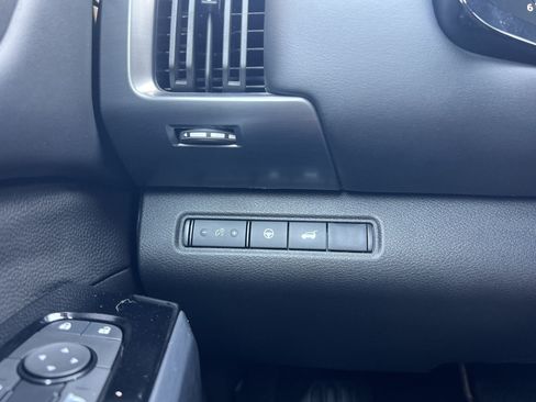 Used 2024 Nissan Pathfinder SL AWD/4WD image 13