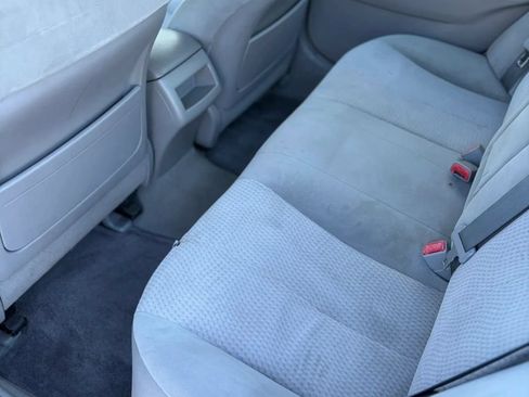 Used 2011 Toyota Camry LE FWD image 13