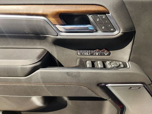 New 2026 Chevrolet Silverado 1500 High Country w/ High Country Premium Package AWD/4WD image 18