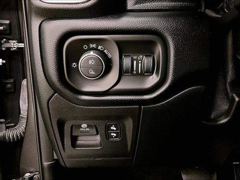 Used 2021 RAM 1500 Laramie AWD/4WD image 16