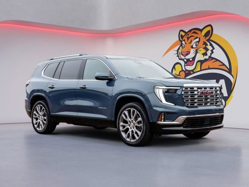 Used 2024 GMC Acadia Denali w/ Super Cruise Package image 3