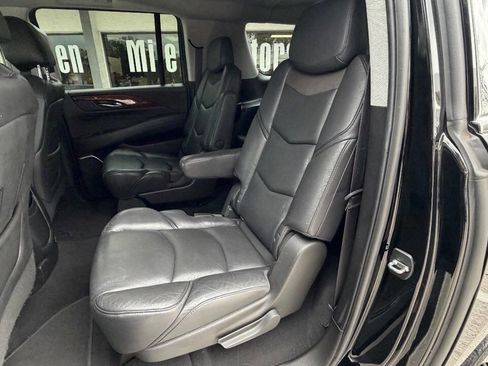 Used 2018 Cadillac Escalade ESV Premium Luxury image 12
