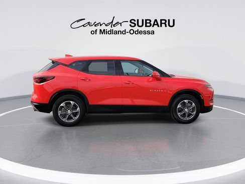 Used 2025 Chevrolet Blazer LT FWD image 9