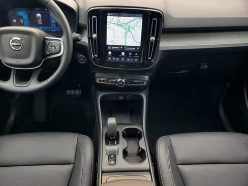 Certified 2026 Volvo XC40 B5 Core w/ Climate Package AWD/4WD image 30