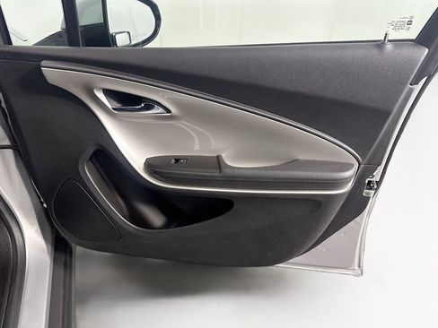 Used 2014 Chevrolet Volt FWD image 28