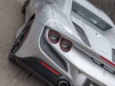 Used 2022 Ferrari F8 Tributo image 47