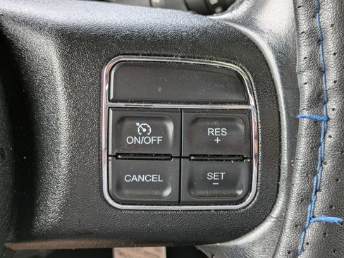 Used 2017 Jeep Wrangler Unlimited Rubicon w/ Connectivity Group image 19