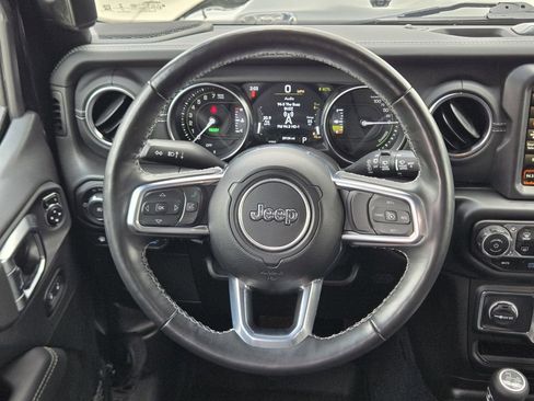 Used 2023 Jeep Wrangler Unlimited Sahara w/ Cold Weather Group AWD/4WD image 19