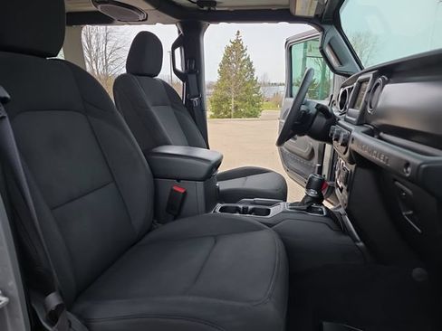 Used 2023 Jeep Wrangler Unlimited Sport AWD/4WD image 10