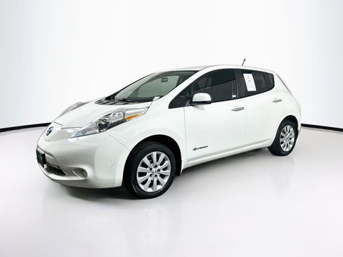 Used 2014 Nissan Leaf S w/ Charge Package FWD image 3