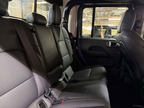 New 2026 Jeep Gladiator Sport image 20