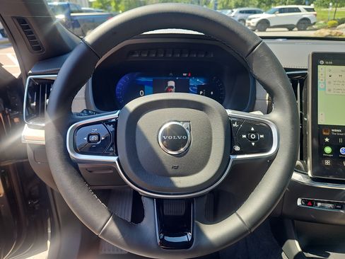 Used 2026 Volvo XC90 B6 Plus w/ Protection Package Premier AWD/4WD image 23