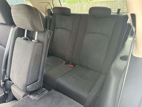 Used 2017 Dodge Journey SXT w/ Comfort/Convenience Group FWD image 16
