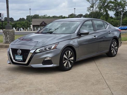 Used 2022 Nissan Altima 2.5 SV FWD image 3
