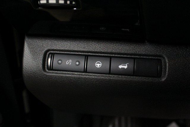 Used 2025 Nissan Pathfinder SV FWD image 22