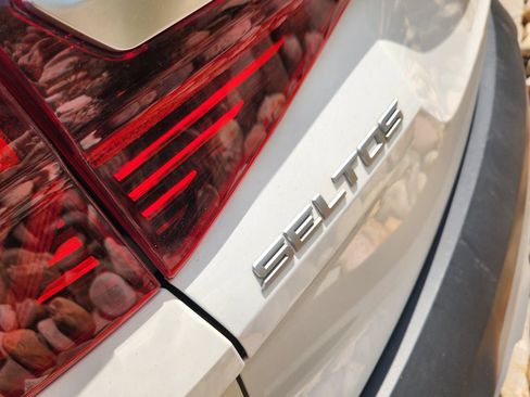 Certified 2023 Kia Seltos EX AWD/4WD image 7