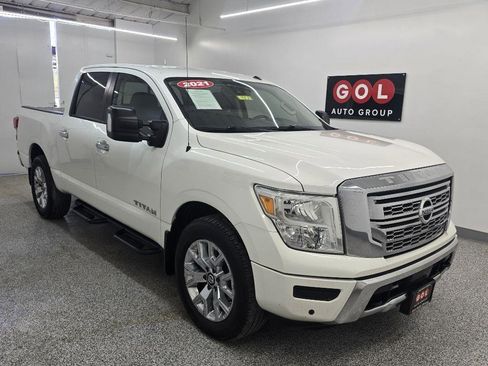 Used 2021 Nissan Titan SV w/ SV Convenience Package AWD/4WD image 1