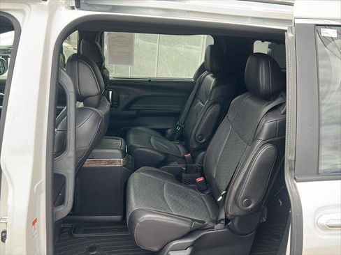 Certified 2025 Toyota Sienna Platinum AWD/4WD image 22