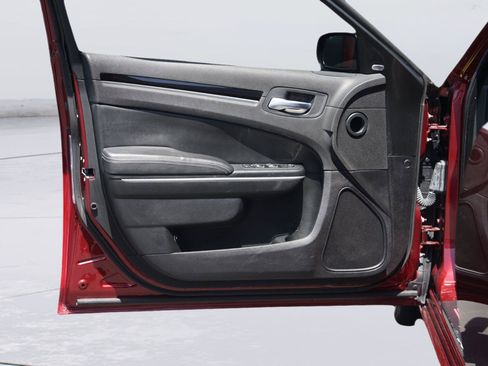 Used 2023 Chrysler 300 S RWD image 31