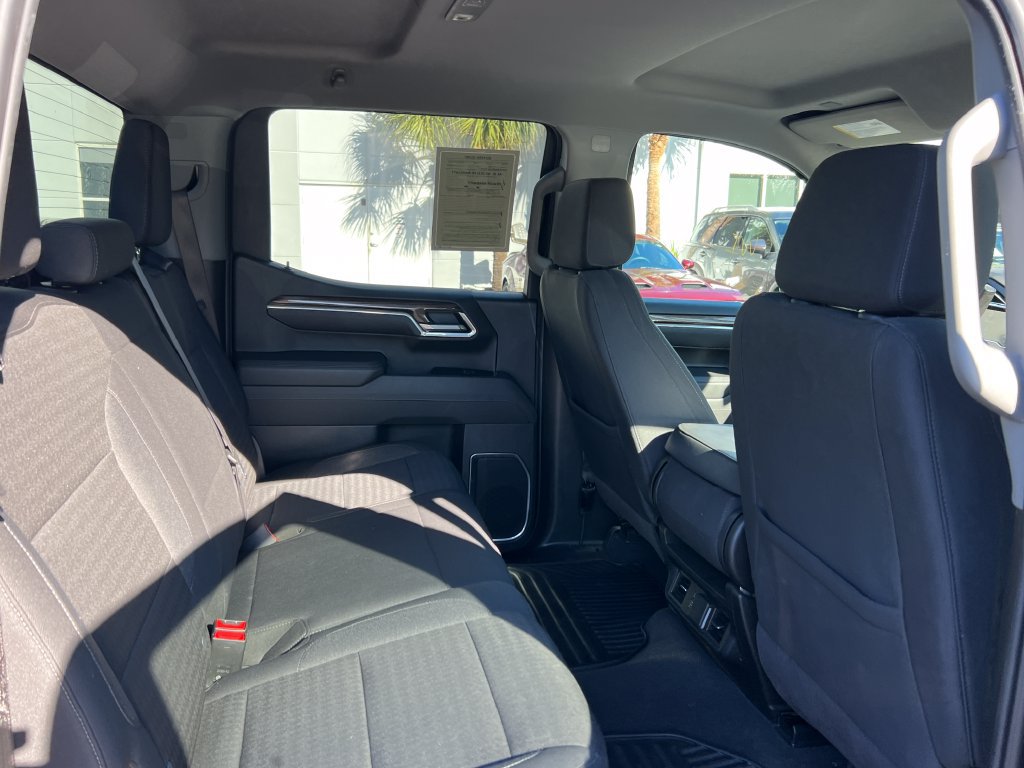 Used 2025 Chevrolet Silverado 1500 LT RWD image 13