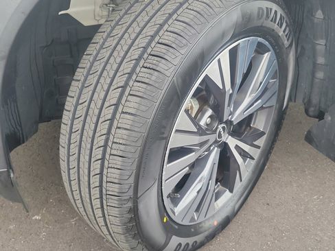 Used 2023 Nissan Rogue SV image 11