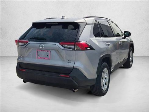 Used 2020 Toyota RAV4 LE AWD/4WD image 5