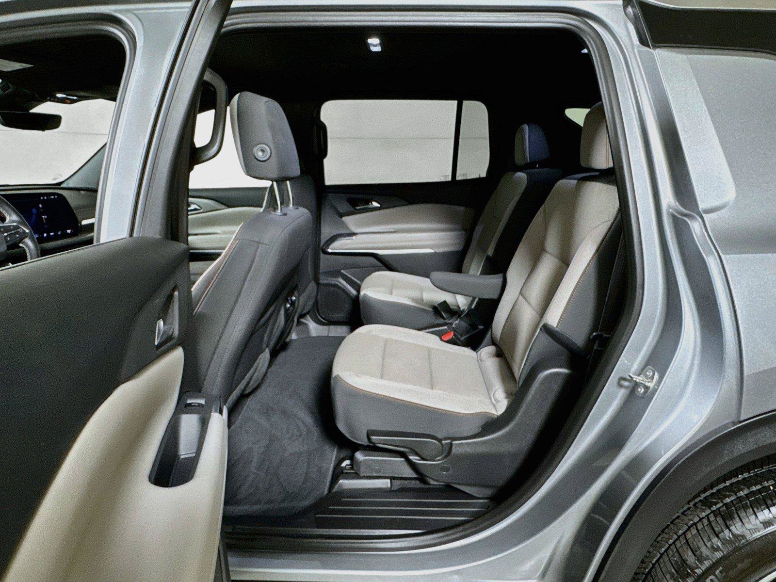 Certified 2026 Chevrolet Traverse LT w/ Driver Confidence Package FWD image 22