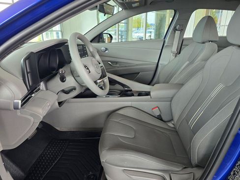 Used 2023 Hyundai Elantra Blue FWD image 17