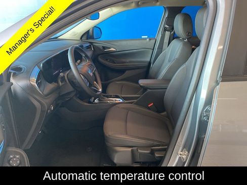 Used 2025 Buick Encore GX Preferred AWD/4WD image 10