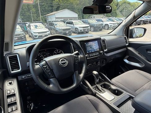 Used 2024 Nissan Frontier SV w/ Technology Package image 23