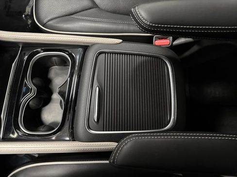 Used 2024 Chrysler Pacifica Limited w/ Trailer Tow Group image 21